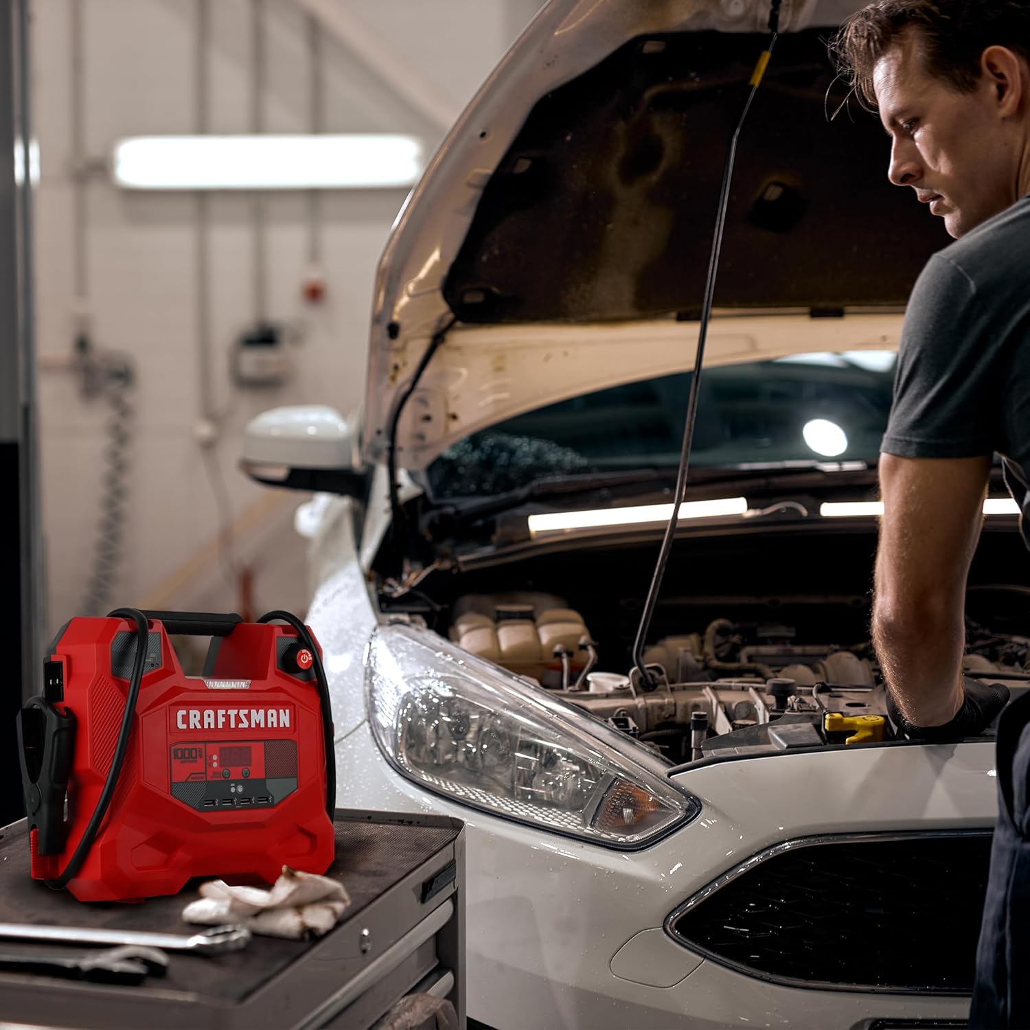CRAFTSMAN Jump Starter and Portable Power Station, CMXCESM281, 3-in-1, 1000 Amps, 12 Volt, DC Port, 4 USB Ports, LED Work Light, for Car, SUV, Truck, and Marine Batteries