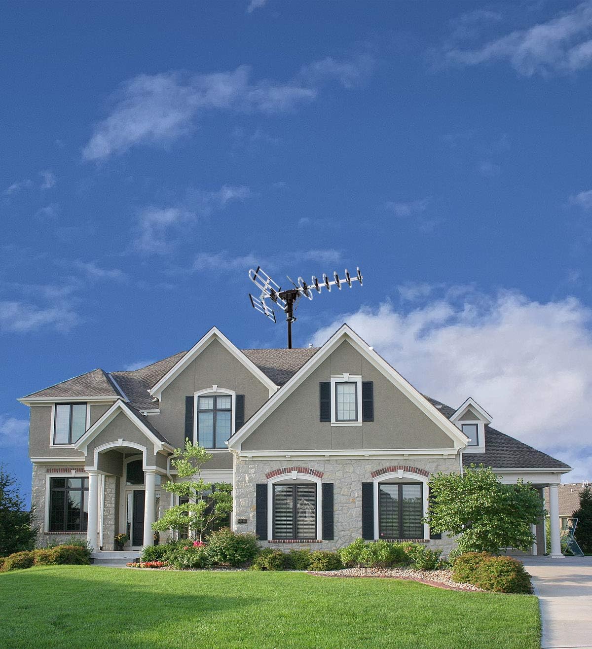 Five Star Outdoor Digital Amplified HDTV Antenna - up to 200 Mile Long Range,Directional 360 Degree Rotation,HD 4K 1080P FM, Supports 5 TVs Plus Installation Kit and Mounting Pole
