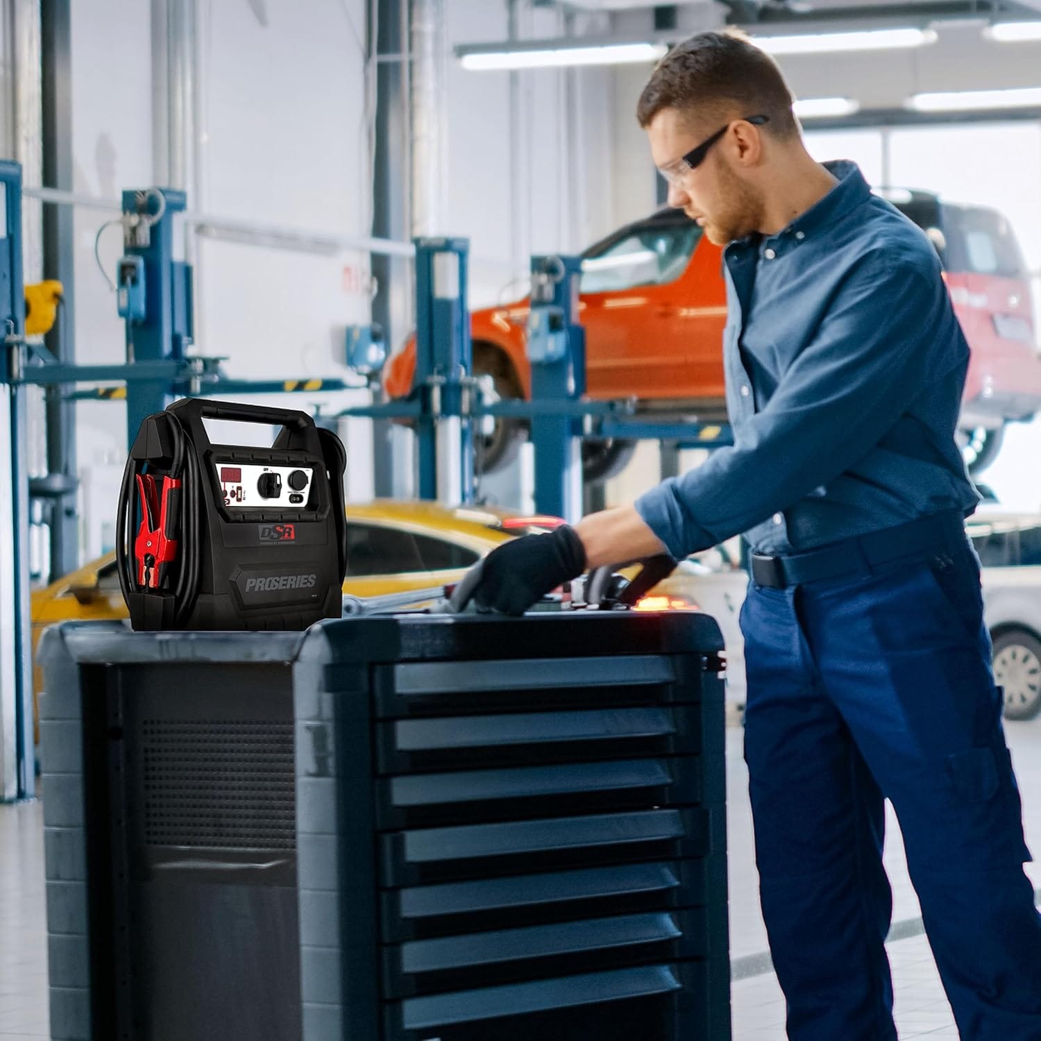 Schumacher Electric DSR ProSeries Car Battery Jump Starter, Maintainer  Portable Power Station - 12V 2400 Peak Amps  500 Cranking Amps - with DC  USB Charging Ports - DSR158